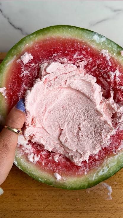 수박 반 통과 우유만 있으면 아이스크림이 된다고?