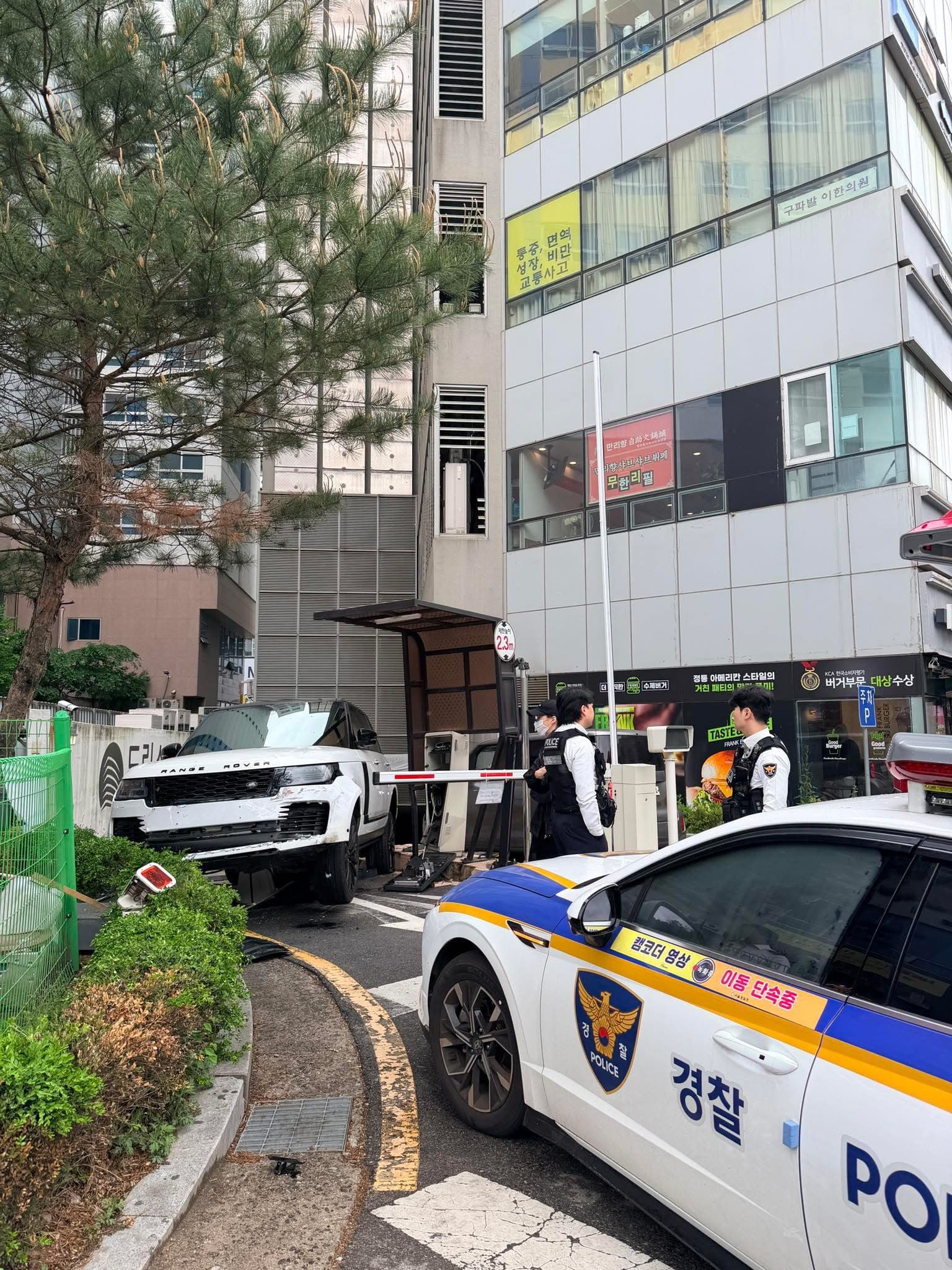 “아…, 이거 남편이 알면 안 되는데…”